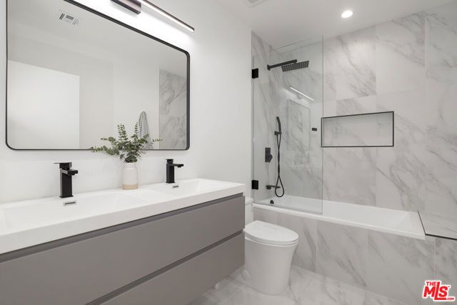 5900 Nita Avenue, Woodland Hills (los Angeles), CA 91367