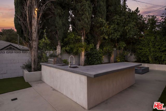 5900 Nita Avenue, Woodland Hills (los Angeles), CA 91367