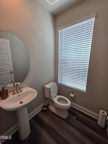 1250 Coach Station Alley 201, Raleigh, NC 27601