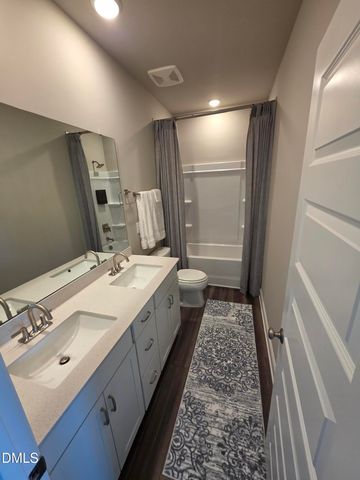 1250 Coach Station Alley 201, Raleigh, NC 27601