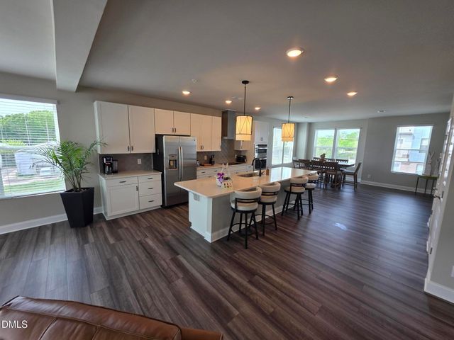 1250 Coach Station Alley 201, Raleigh, NC 27601