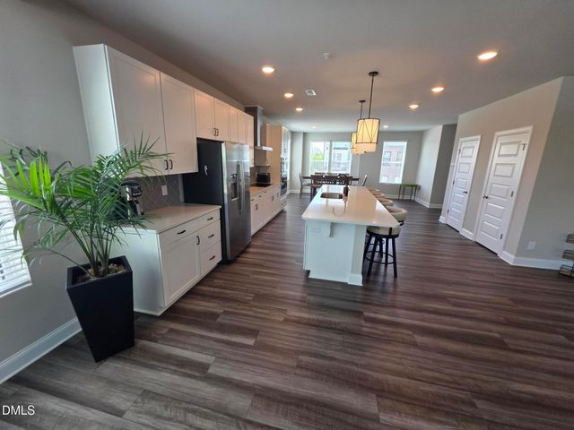 1250 Coach Station Alley 201, Raleigh, NC 27601