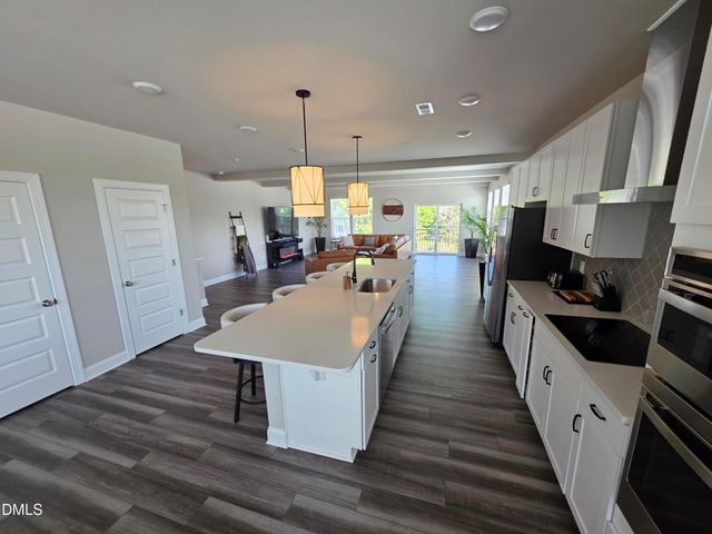 1250 Coach Station Alley 201, Raleigh, NC 27601