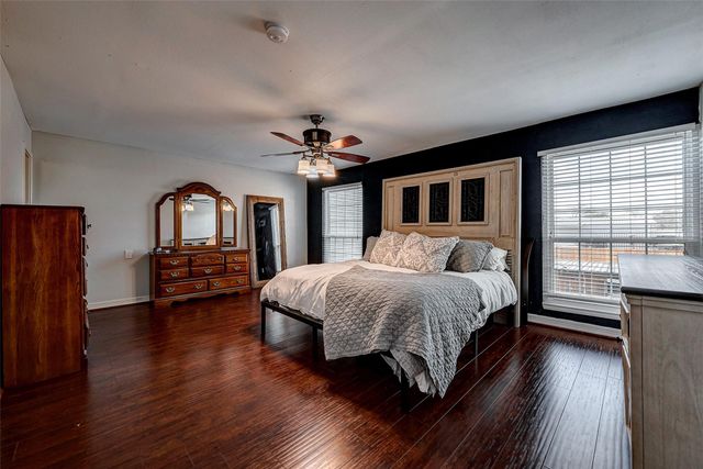 10189 Beekman Place Drive, Houston, TX 77043