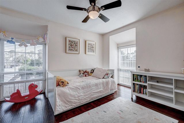 10189 Beekman Place Drive, Houston, TX 77043