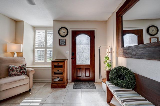 10189 Beekman Place Drive, Houston, TX 77043