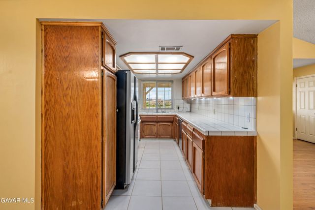 8811 Satinwood Avenue, California City, CA 93505