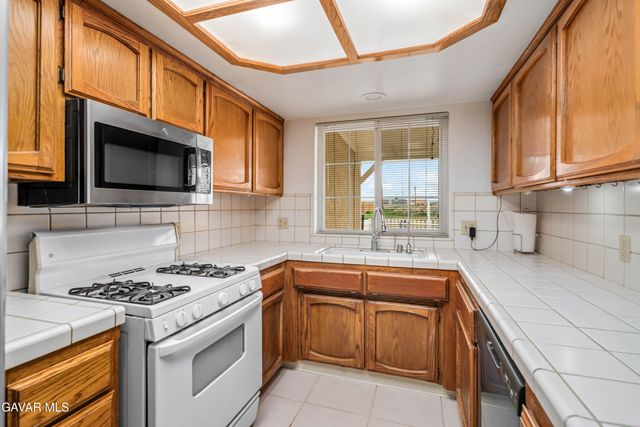 8811 Satinwood Avenue, California City, CA 93505
