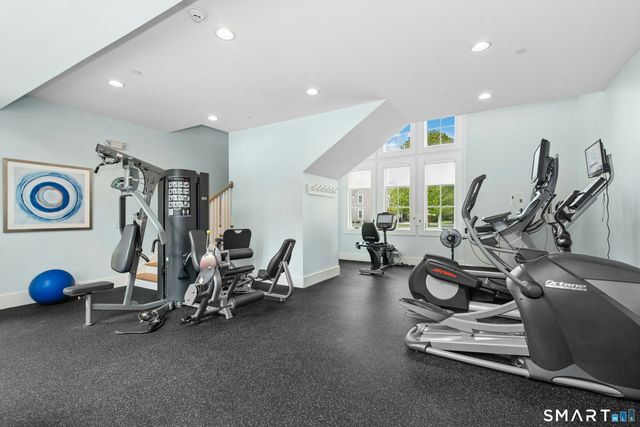 77 Havemeyer Lane 310, Stamford, CT 06902
