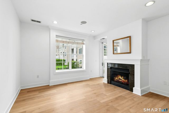 77 Havemeyer Lane 310, Stamford, CT 06902
