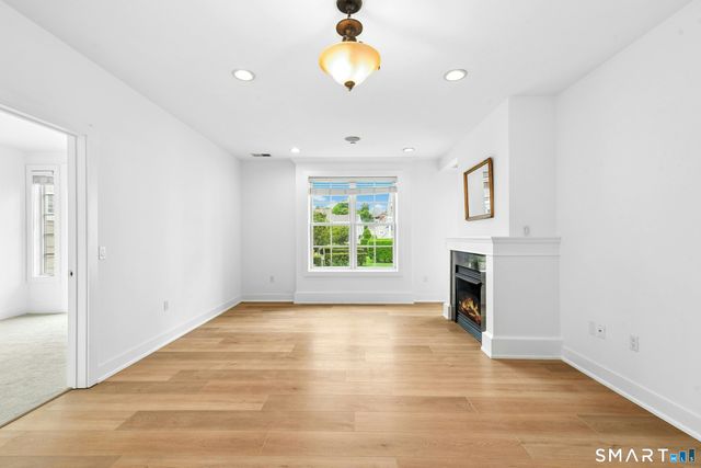 77 Havemeyer Lane 310, Stamford, CT 06902
