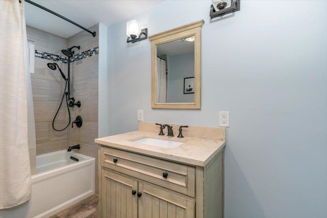 18 Old Road, Plaistow, NH 03865