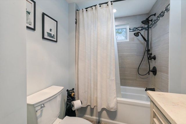 18 Old Road, Plaistow, NH 03865