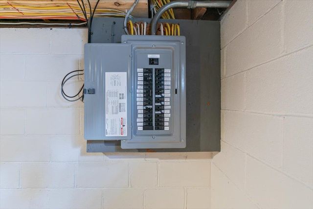 18 Old Road, Plaistow, NH 03865