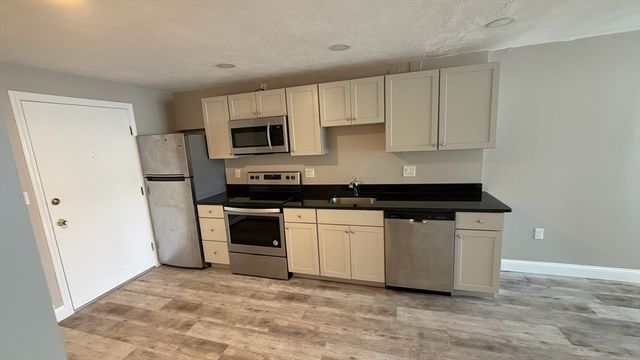 32 Bradford Street 9, Concord, MA 01742