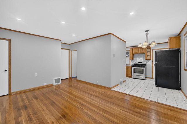 3822 S 19th STREET, Milwaukee, WI 53221