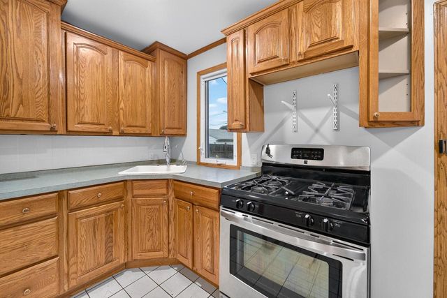 3822 S 19th STREET, Milwaukee, WI 53221