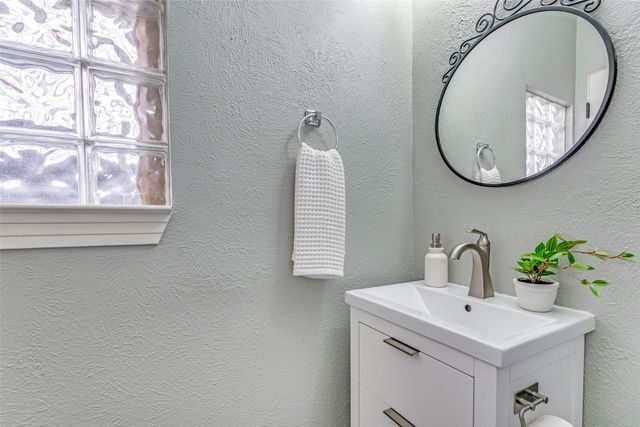 3623 Hawthorne Avenue, Dallas, TX 75219