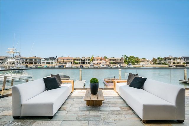 16462 Malden Circle, Huntington Beach, CA 92649