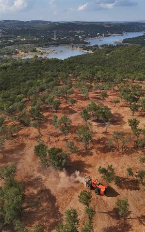 3831 Lakehurst RD, Spicewood, TX 78669
