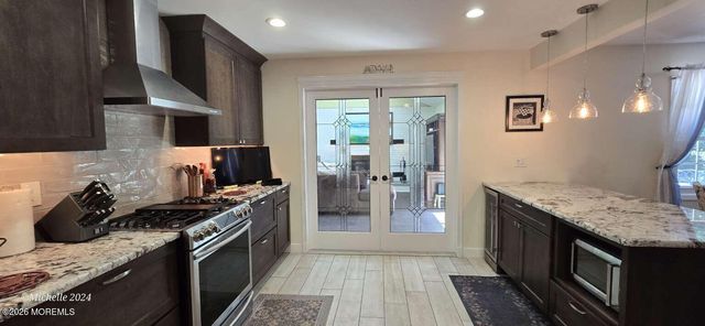 75 Idlebrook Lane, Aberdeen, NJ 07747