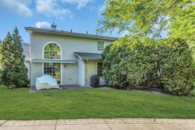 698 Balfour Place, Melville, NY 11747