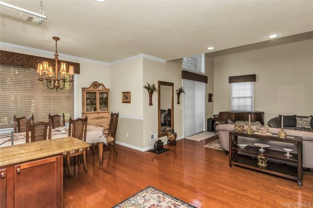 698 Balfour Place, Melville, NY 11747