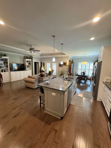 205 Kinning Park Lane, Dothan, AL 36305