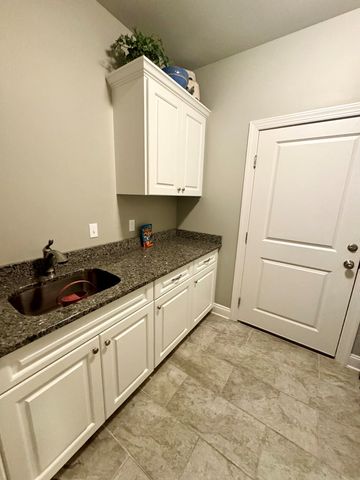 205 Kinning Park Lane, Dothan, AL 36305