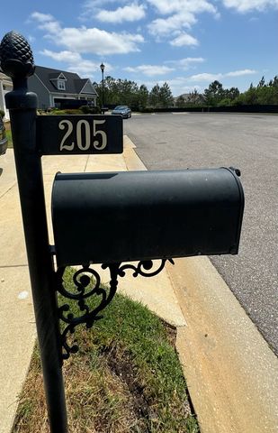 205 Kinning Park Lane, Dothan, AL 36305