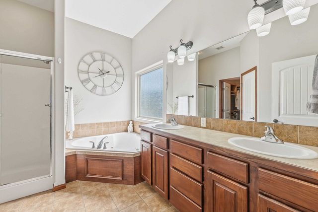 3113 E Sunflower Dr, Derby, KS 67037