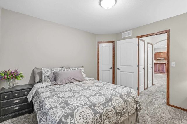 3113 E Sunflower Dr, Derby, KS 67037