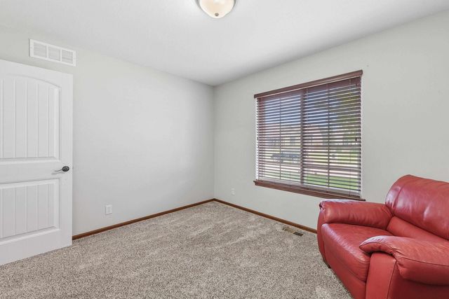 3113 E Sunflower Dr, Derby, KS 67037