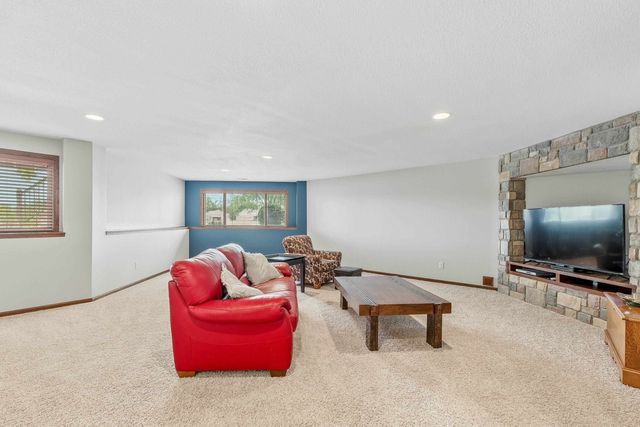3113 E Sunflower Dr, Derby, KS 67037