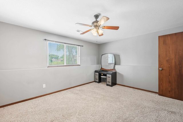 3113 E Sunflower Dr, Derby, KS 67037