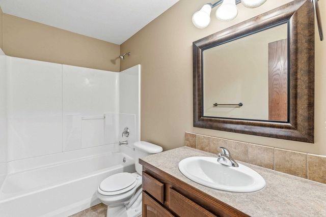 3113 E Sunflower Dr, Derby, KS 67037