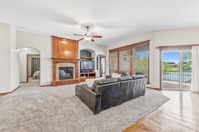 3113 E Sunflower Dr, Derby, KS 67037
