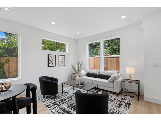 4066 Se Long St, Portland, OR 97202