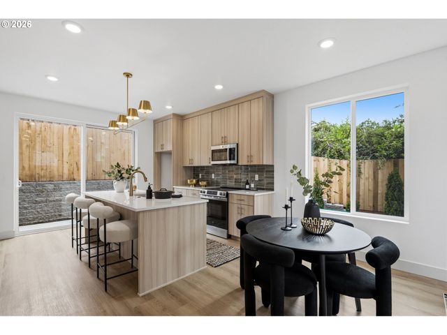 4066 Se Long St, Portland, OR 97202
