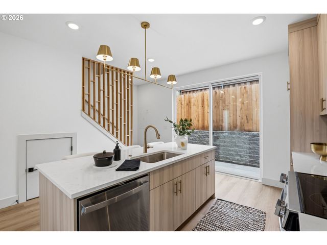 4066 Se Long St, Portland, OR 97202