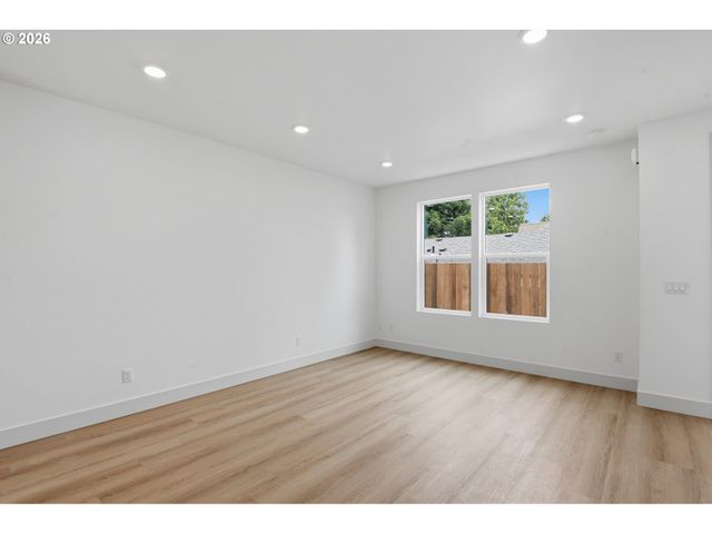 4066 Se Long St, Portland, OR 97202