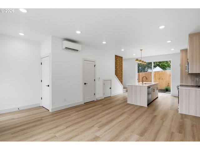 4066 Se Long St, Portland, OR 97202