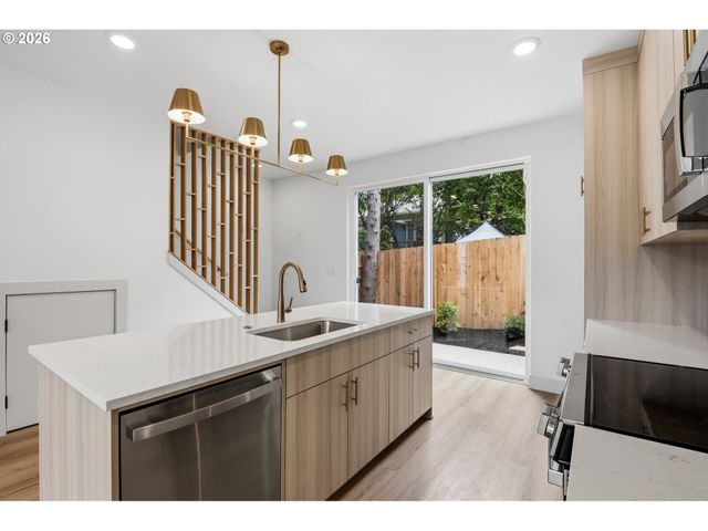 4066 Se Long St, Portland, OR 97202
