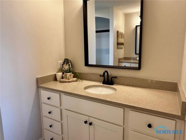 1244 Dublin Drive, Waterville, OH 43566