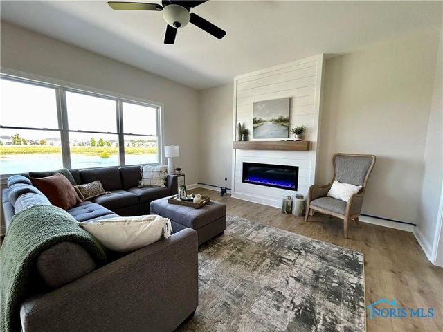 1244 Dublin Drive, Waterville, OH 43566