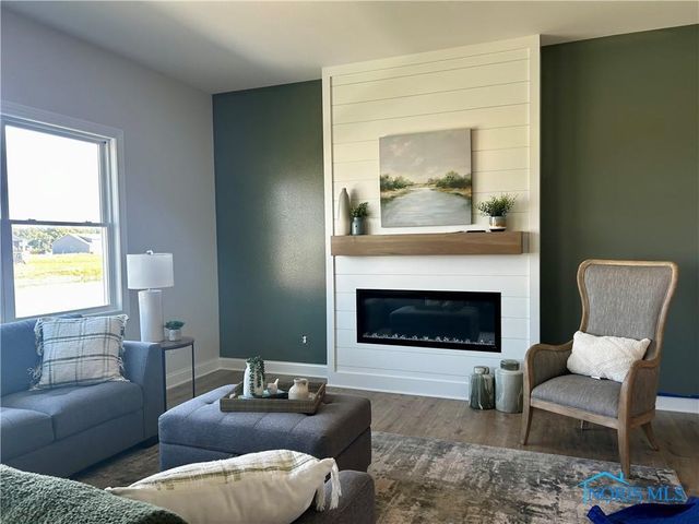 1244 Dublin Drive, Waterville, OH 43566