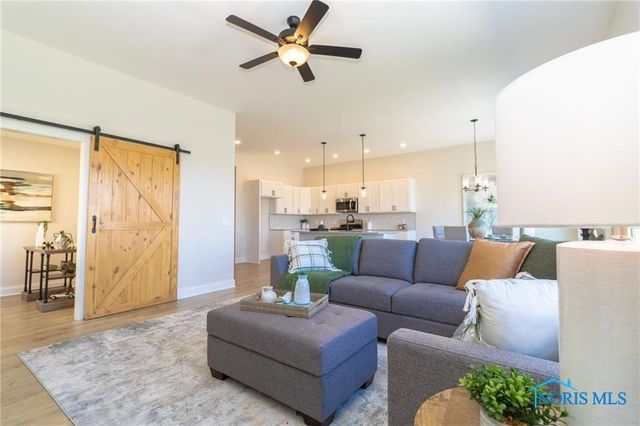 1244 Dublin Drive, Waterville, OH 43566