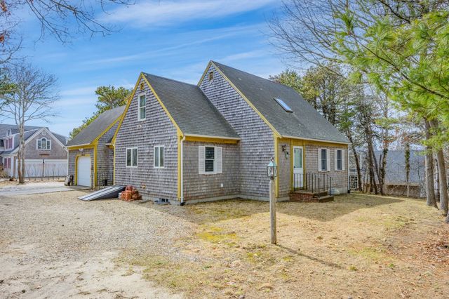 32 Tip Cart Dr, Chatham, MA 02633