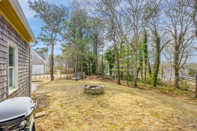 32 Tip Cart Dr, Chatham, MA 02633