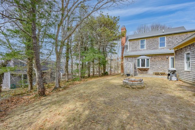 32 Tip Cart Dr, Chatham, MA 02633